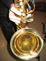 Gros plan sur le saxophone tnor
